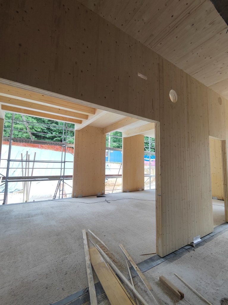 Notranjost lesene konstrukcije podjetja CBD