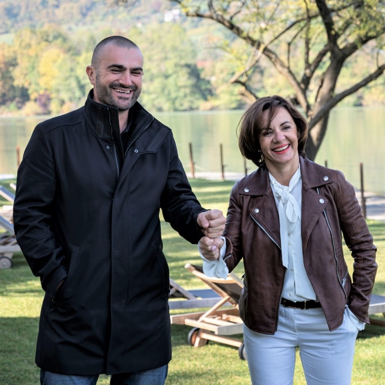 Čokoladna vas ob reki - Uroš Mlakar in Zvezdana Lubej