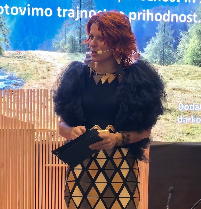 Predavanje o pomenu lesene arhitekture in identitete turističnih destinacij na dogodku AGRA 2026.