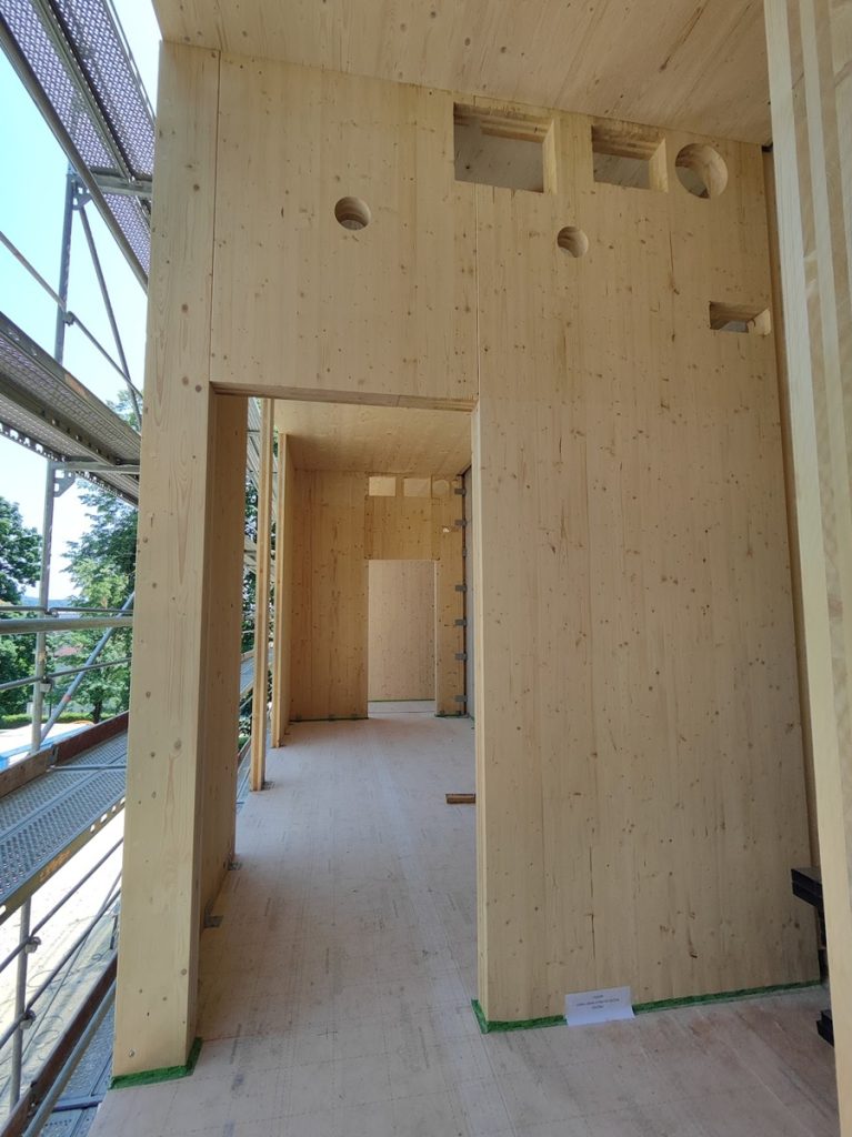 Novi center SDVG - lesena gradnja